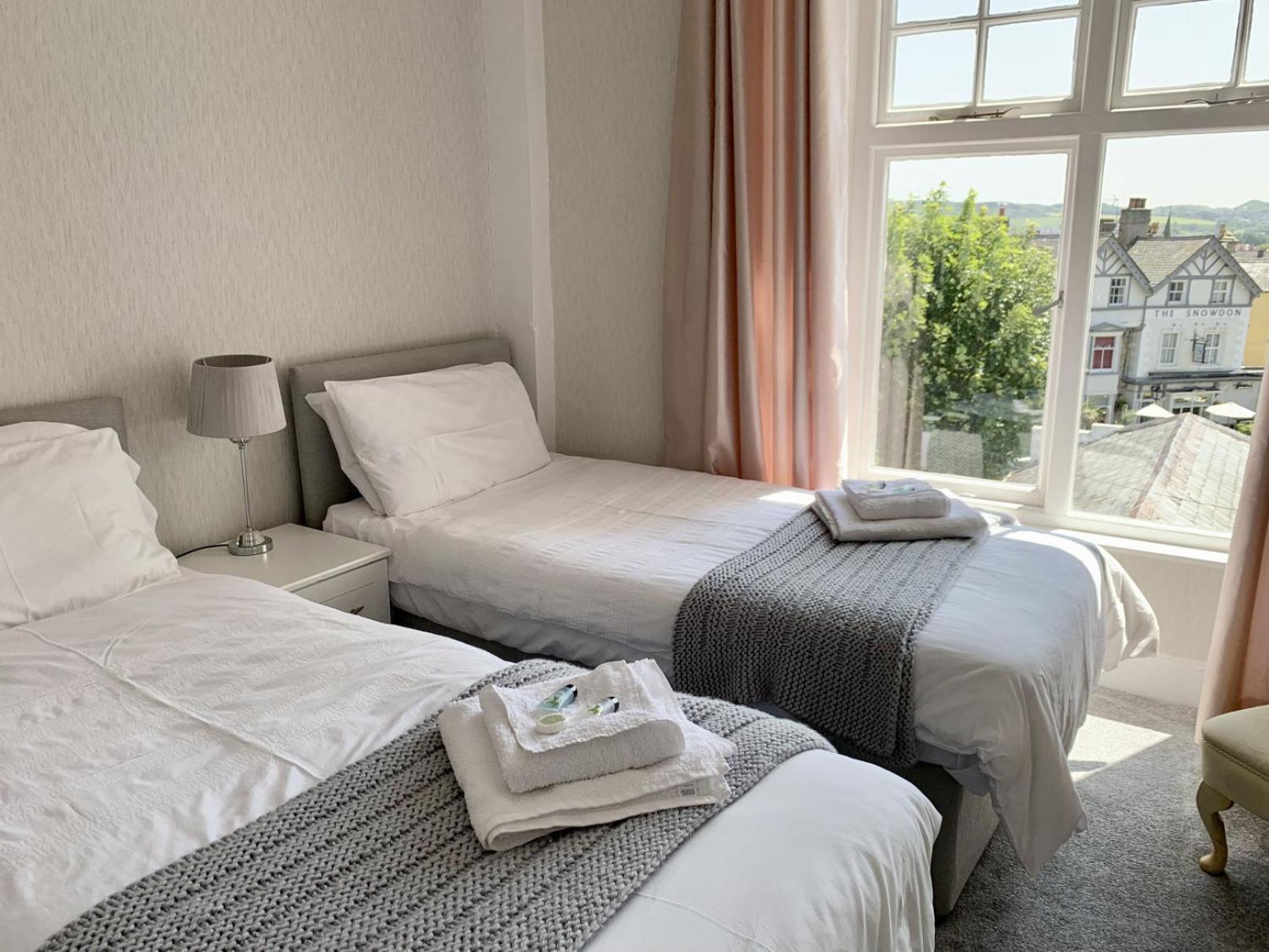 Seaclyffe Hotel Ltd 랜디드노 외부 사진